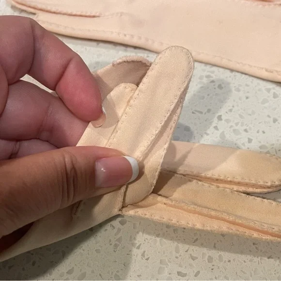 Authentic Vintage 1952 Christian Dior Shalimar Gloves | Pale Pink Leather with B - Picture 12 of 16